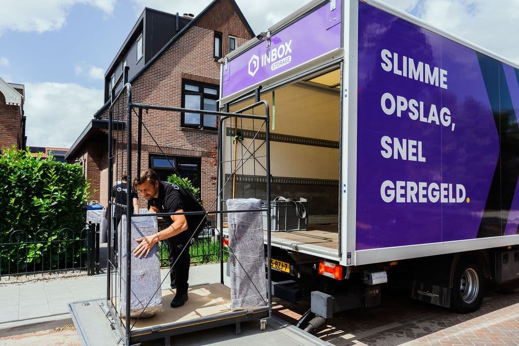 Verschillende maten mobiele opslagunits bij Inbox Storage voor flexibele huurperiodes