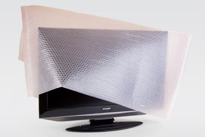 Televisie ingepakt in noppenfolie