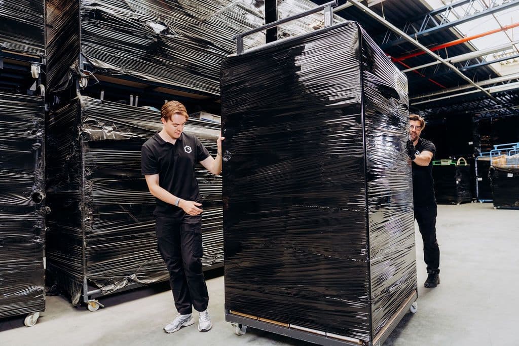 Inbox Storage opslagcentrum Gouda met verzegelde units in beveiligde racks